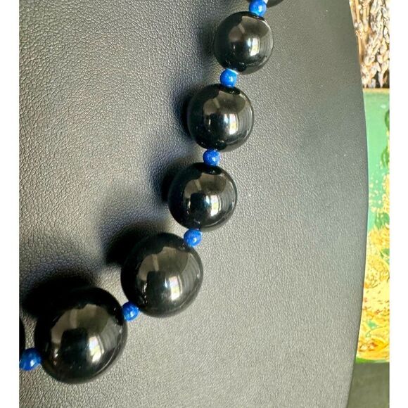 Vintage Black and Blue Graduated Wooden Bead Necklace, Unmarked - Picture 2 of 3